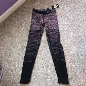NIKEPRO HYPERWARM